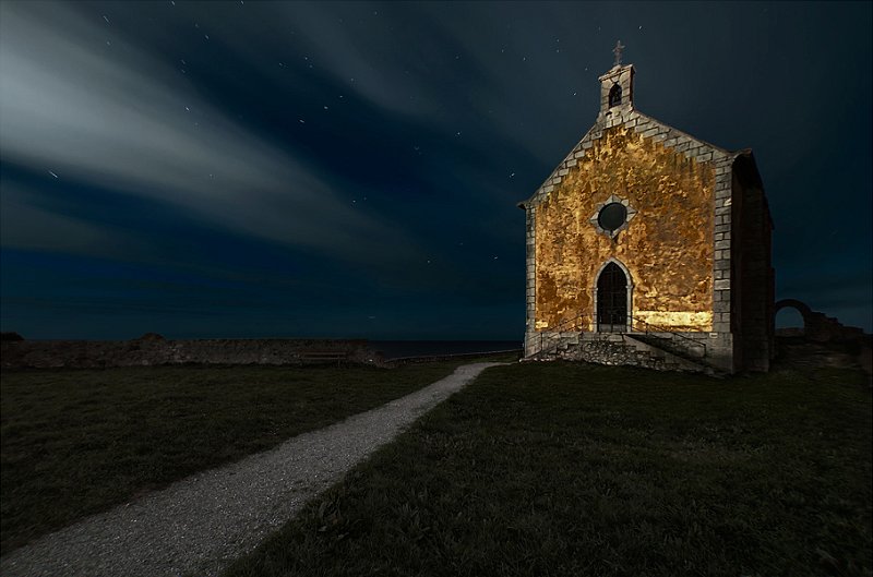 old-churc-v2-con-mar-nivelado.jpg - old church